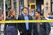 L-R: Kate Beckett (Stana Katic), Richard Castle (Nathan Fillion), Det. Javier Esposito (Jon Huertas)