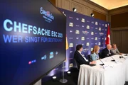 ESC 2025 - Pressekonferenz Stefan Raab, ARD und RTL zum deutschen Vorentscheid v.l.: Frank Beckmann (NDR Programmdirektor), Inga Leschek (Chief Content Officer RTL Deutschland), Stefan Raab und Christine Strobl (ARD-Programmdirektorin)