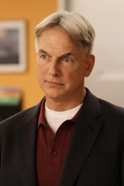 Muss mit seinem Team einen neuen Fall aufdecken: Gibbs (Mark Harmon) ...