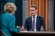 Caren Miosga (l.) und (Ministerpräsident Nordrhein-Westfalen, CDU, r.).