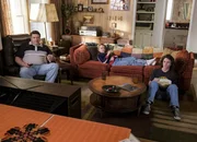 (v.l.n.r.) George (Lance Barber); Missy (Raegan Revord); Georgie (Montana Jordan) (v.l.n.r.) George (Lance Barber); Missy (Raegan Revord); Georgie (Montana Jordan)