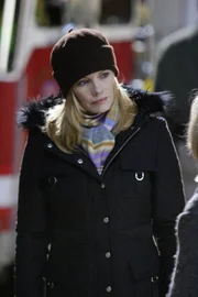 Catherine (Marg Helgenberger) und ihre Kollegen müssen den Tod eines Mädchens untersuchen, das bei einem Feuer ums Leben kam.