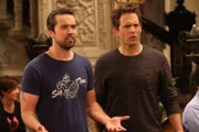Mac (Rob McElhenney, l.); Dennis Reynolds (Glenn Howerton, r.)