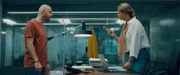 Thomas (Stan Van Samang) diskutiert mit Patricia (Emilie De Roo).