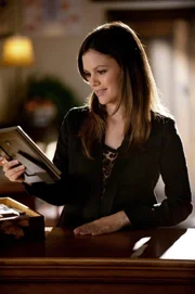 Durch Zufall erfährt Dr. Zoe Hart (Rachel Bilson), dass sie eine Tante hat und sie beschließt, sich auf die Suche nach ihr zu machen ...