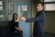 Geraten bei den Ermittlungen in einem neuen Fall in Konflikt mit dem New Yorker Polizeidepartement: Sherlock Holmes (Jonny Lee Miller, r.) und Joan Watson (Lucy Liu, l.) ...