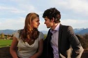 Theresa (Ines Lutz, l.); Moritz (Daniel Fünffrock, r.)