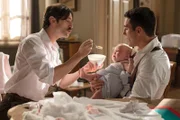 CAST: Miguel Ángel Silvestre as Alberto Márquez, Javier Rey as Mateo Ruiz.