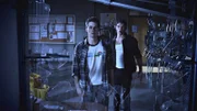 Der Darach schlägt erneut zu und zeigt sein wahres Gesicht, Stiles (Dylan O'Brien, li.) und Scott (Tyler Posey) sind geschockt.
