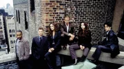V.l.: Hill Harper (Dr. Sheldon Hawkes), Gary Sinise (Det. Mack "Mac" Taylor), Melina Kanakaredes (Stella Bonasera), Carmine Giovinazzo (Danny Messer), Vanessa Ferlito (Aiden Burn) and Eddie Cahill (Det. Don Flack)