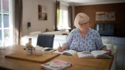 Britta K. plant ihre Mahlzeiten im Voraus, um Versuchungen zu vermeiden.