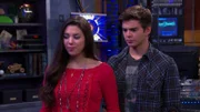 L-R: Phoebe Thunderman (Kira Kosarin), Max Thunderman (Jack Griffo)