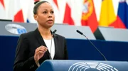 Politik und Wirtschaft sind keine reine Männerdomäne mehr. EU-Kommissionspräsidentin Ursula von der Leyen und Christine Lagarde, die Präsidentin der Europäischen Zentralbank, sind die beiden mächtigsten Frauen der EU. Die schwedische Europaabgeordnete Alice Bah Kuhnke bei einer Plenarsitzung im April 2022.