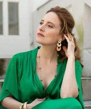 Undercover-Einsatz: Nina Sieveking (Wanda Perdelwitz) entscheidet eigenmächtig, sich bei "Lonely Hearts" anzumelden. Top gestylt posiert sie für ihr Profilfoto.