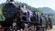 Die Loks werden für die Parade auf Hochglanz gebracht.