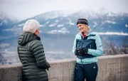 Wie schwer ist es für Spitzensportlerinnen und -sportler, die aktive Karriere zu beenden? Das will Lisa Gadenstätter von Katharina Hüfner wissen. Sie ist Professorin für Sportpsychiatrie an der Med-Uni Innsbruck.