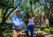 Hoteltester unter sich: Restaurantkritiker Giles Coren und Jurorin Monica Galetti erkunden gemeinsam die Blumeninsel Madeira.