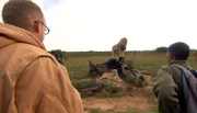 Wildhüter-Azubi Michael von Lossow beim sogenannten Lionswalk.