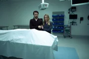 Abigail (Joanne Froggatt) und Simon (Dan Spielman) sind schockiert über den Tod ihrer Tochter Sophie.