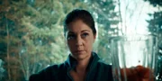 Die Vergangenheit soll Vergangenheit bleiben und Moni (Ulrike C. Tscharre) ist entschlossen, dafür zu sorgen.