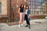 Die Hosts von "plan b: Da geht was, Deutschland!" Refiye Ellek (l.) und Antonia Lilly Schanze (r.)
