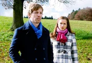ARD STURM DER LIEBE FOLGE 1221, am Mittwoch (05.01.11) um 15:10 Uhr im ERSTEN. Michael (Erich Altenkof, l.) will bei Nils (Florian Stadler, M.) Reitstunden nehmen, als dieser ablehnen muss, bietet sich Stallbursche Jacob (Andreas Thiele, r.) als Reitlehrer an.