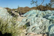 Plastikverschmutzung in Spanien: Der Tomatenanbau hinterlässt Spuren. Nur ein Drittel des Plastiks wird richtig entsorgt.