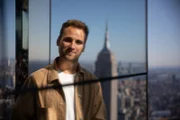 Hoch nach oben: Leon Windscheid auf dem "Summit One Vanderbilt" in Midtown Manhattan. Eines der 30 höchsten Gebäude der Welt.