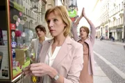 L-R: Katrin Wiedemann (Nicolette Krebitz), Sabine Esch (Franziska Weisz), Julia Schlösser (Lisa Bitter)