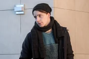 David Richter (Jonathan Berlin) will sich keiner weiteren Krebsbehandlung unterziehen, obwohl die Erfolgsaussichten gut wären.