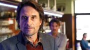 Johannes Karner (Oliver Mommsen, vorne) und Bruno Pfister (Sebastian Gerold, hinten).; WDR Fernsehen BOZEN-KRIMI: WEICHENDE ERBEN, am Dienstag (08.10.24) um 22:15 Uhr. Johannes Karner (Oliver Mommsen, vorne) und Bruno Pfister (Sebastian Gerold, hinten).