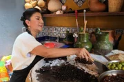 In Mexiko begegnet man Insekten nicht nur in der Fauna, sondern auch in der Küche: Sie sind eine wichtige Zutat für die dampfgegarten Maiskuchen namens Tamales.