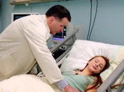 Steffi Windscheid (Clara Fröhlich), ein Mädchen aus Jakobs neuer Clique, wird in die Sachsenklinik eingeliefert. Dr. Roland Heilmann (Thomas Rühmann) ist ihr behandelnder Arzt.