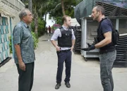 l-r Sgt. Duke Lukela(Dennis Chun),Danny Williams(Scott Caan),Steve McGarrett(Alex O'Loughlin)