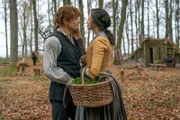 l-r: Jamie Fraser (Sam Heughan), Claire Randall (Caitriona Balfe)