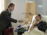 MDR Fernsehen IN ALLER FREUNDSCHAFT FOLGE 268, "Durch den Wind", am Freitag (22.03.13) um 11:40 Uhr. Norbert Keil (Martin Ontrop, re.) ist von der Beflissenheit Sven Gürtlers (Torben Kessler, li.) wenig begeistert.