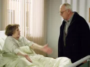 MDR Fernsehen IN ALLER FREUNDSCHAFT FOLGE 269, "Zweite Begegnung", am Montag um 11:45 Uhr. Leonie van Berg (Doris Abeßer) erkennt in Burkhard Meier (H.H. Müller) plötzlich einen alten Bekannten wieder, der vor mehr als 50 Jahren eine schwere Schuld auf sich geladen hat.