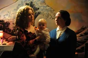 Annie Carmichael (Gracie Gilbert, l.); Frances Bolton (Mandy McElhinney, r.)