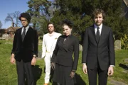 Nieuwe Britse sitcom over de driekoppige IT-afdeling van Reynholm Industries in de kelders van een kantorencomplex in centraal Londen. Met: Chris O'Dowd (Roy), Richard Ayoade (Maurice Moss), Katherine Parkinson (Jen), Chris Morris (Denholm Reynholm), Noel Fielding (Richmond Avenal) e.a. Scenario: Graham Lineham