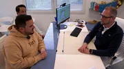 Robin ahnt noch nicht, dass Lex bereits einen Termin für die beiden ausgemacht hat, um die Traumhochzeit zu organisieren. Sie treffen sich mit Campingchef Massimo und einer Weddingplanerin.