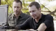 l-r Steve McGarrett (Alex O'Loughlin, l.),Harry Langford (Chris Vance, r.)