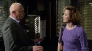 Die tablettenabhängige Joyce (Kristin Griffith) ist wütend darüber, dass ihr Sohn von Captain Cragen (Dann Florek) für tot erklärt wurde. Doch in Wahrheit lebt er noch. Was hat ihr Sohn dann mit dem ominösen Toten zu tun?