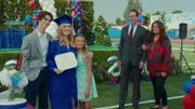 (v.l.n.r.) Oliver Otto (Daniel DiMaggio); Taylor Otto (Meg Donnelly); Anna-Kat Otto (Giselle Eisenberg); Greg Otto (Diedrich Bader); Katie Otto (Katy Mixon)
