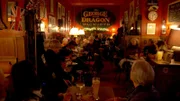 NDR Fernsehen DIE NORDSTORY - HAMBURG VERY BRITISH, "Von Wachsjacken, Poloturnieren und tea time", am Freitag (14.03.25) um 20:15 Uhr. Für viele Hamburger ist der English Pub das zweite Wohnzimmer.