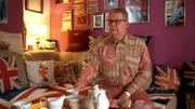 Andre Dassow verkauft im einzigen britischen Lebensmittelladen Hamburgs Marmite, Tee und Shepherds Pie. Auch sein Zuhause ist eine Art britisches Museum.