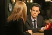 Brennan (Emily Deschanel) erkennt, dass Agent Aubrey (John Boyd) bei den Mordermittlungen im Fall Wachlin an seine Grenzen gerät, da ihn der Fall an seine eigene Familiengeschichte erinnert.