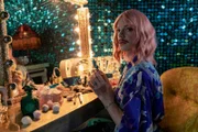 Der Brautladenbesitzer Paul Siebert, alias Gaia Glamour (Merlin Sandmeyer), arbeitet nebenberuflich als Drag Queen. Eines morgens wird er tot in seinem Laden aufgefunden.