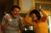 Sind total aus dem Häuschen, da Dewey gefunden wurde: Hal (Bryan Cranston, l.) und Lois (Jane Kaczmarek, r.) ...