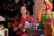 Erica Goldberg (Hayley Orrantia)