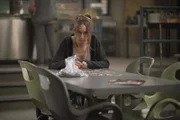 Weil sie B-positives Blut in sich trägt, wird Dutch (Ruta Gedmintas) von den Strigoi in einer ganz besonderen Einrichtung für besondere Zwecke festgehalten. Findet sie einen Fluchtweg?